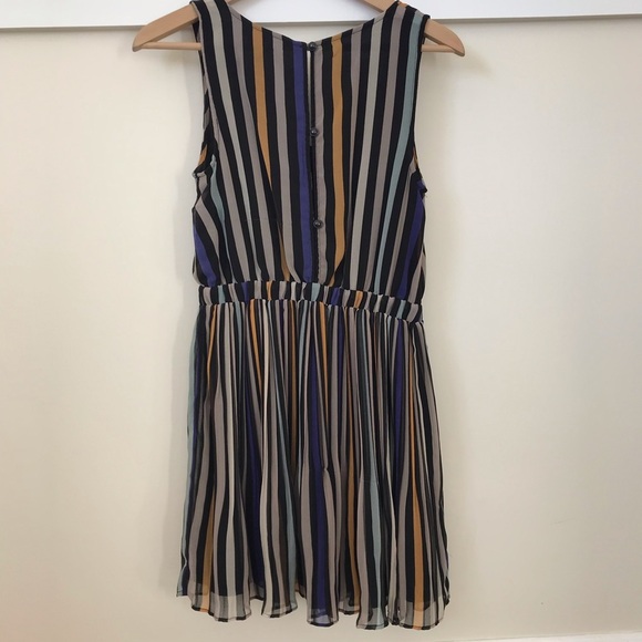 Bcbg gengeration pleated black &multicolor stripes - Picture 5 of 7